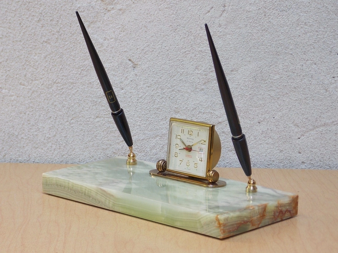 Vintage Ballpoint Pens in Modern Offices Why They Still Matter